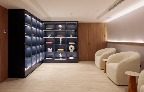 Hermes Galapagos Superyacht Library
