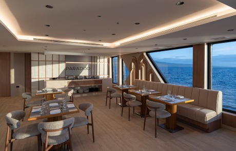 Hermes Galapagos Luxury Cruise - Restaurant Paradiso